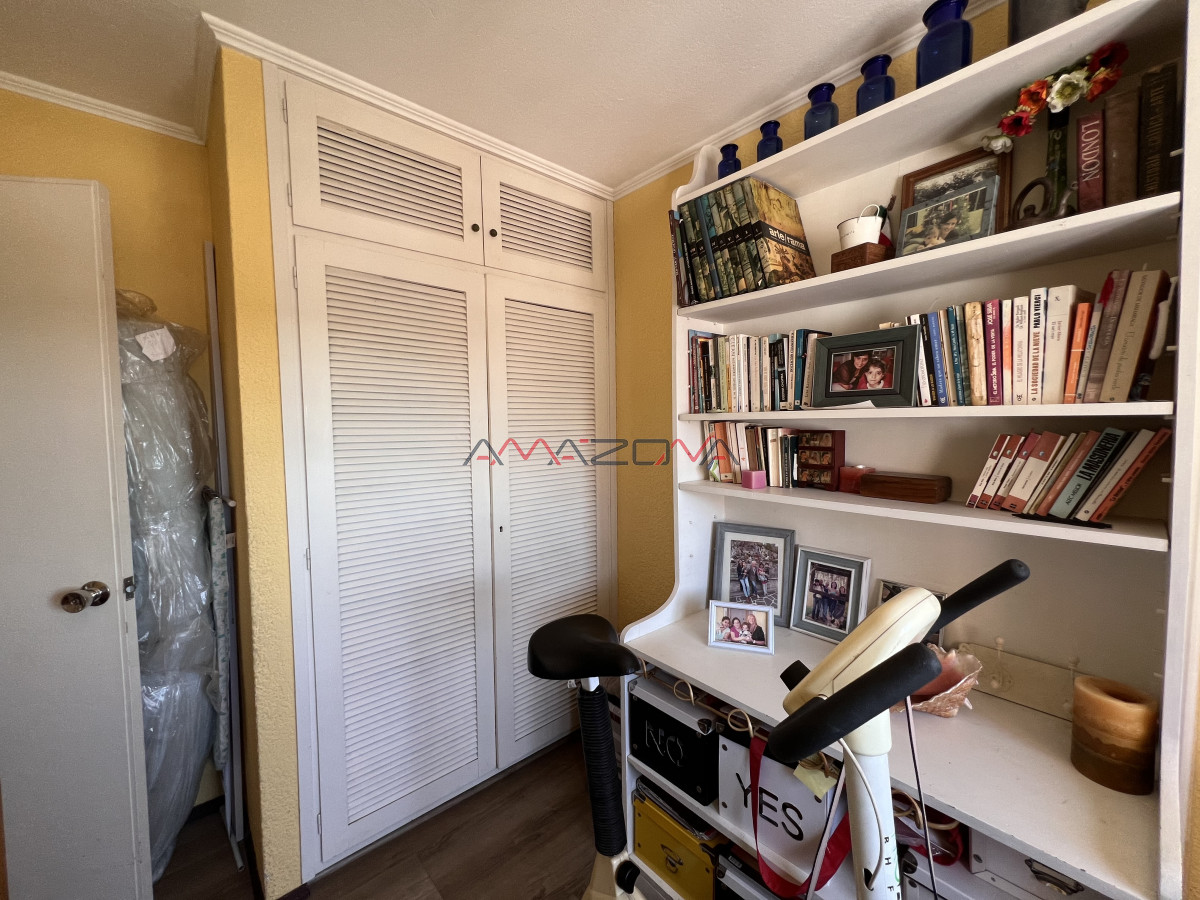 Apartamento ID.5771 - Venta apartamento 2 dormitorios  Vista despejada, luminioso, terraza lavadero.+ un garaje 