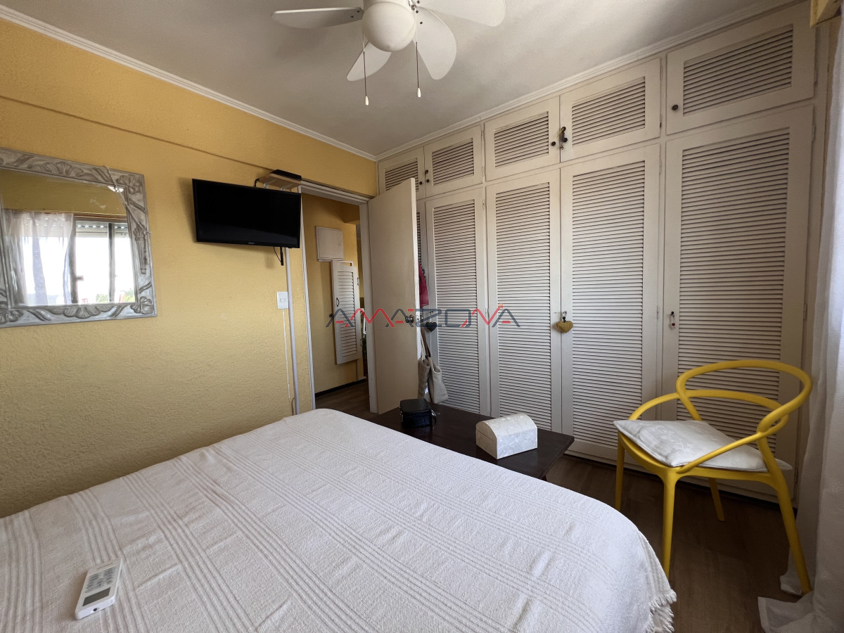 Apartamento ID.5771 - Venta apartamento 2 dormitorios  Vista despejada, luminioso, terraza lavadero.+ un garaje 