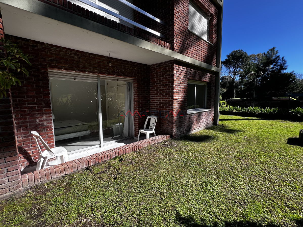 Apartamento ID.5749 - VENTA 3 Dormitorios 2 baños, Parrillero propio; Piscina; Cancha de tennis 