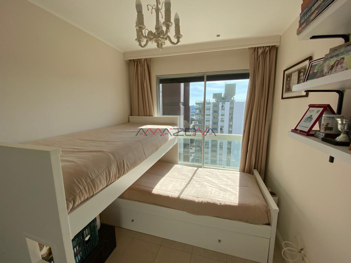 Apartamento ID.5543 - ALQUILO TORREON, vista a la brava,4 dormitorios,3 baños+Toilette;Mucama diaria;Servicio de playa;Garaje-Punta del Este-Mansa-Brava