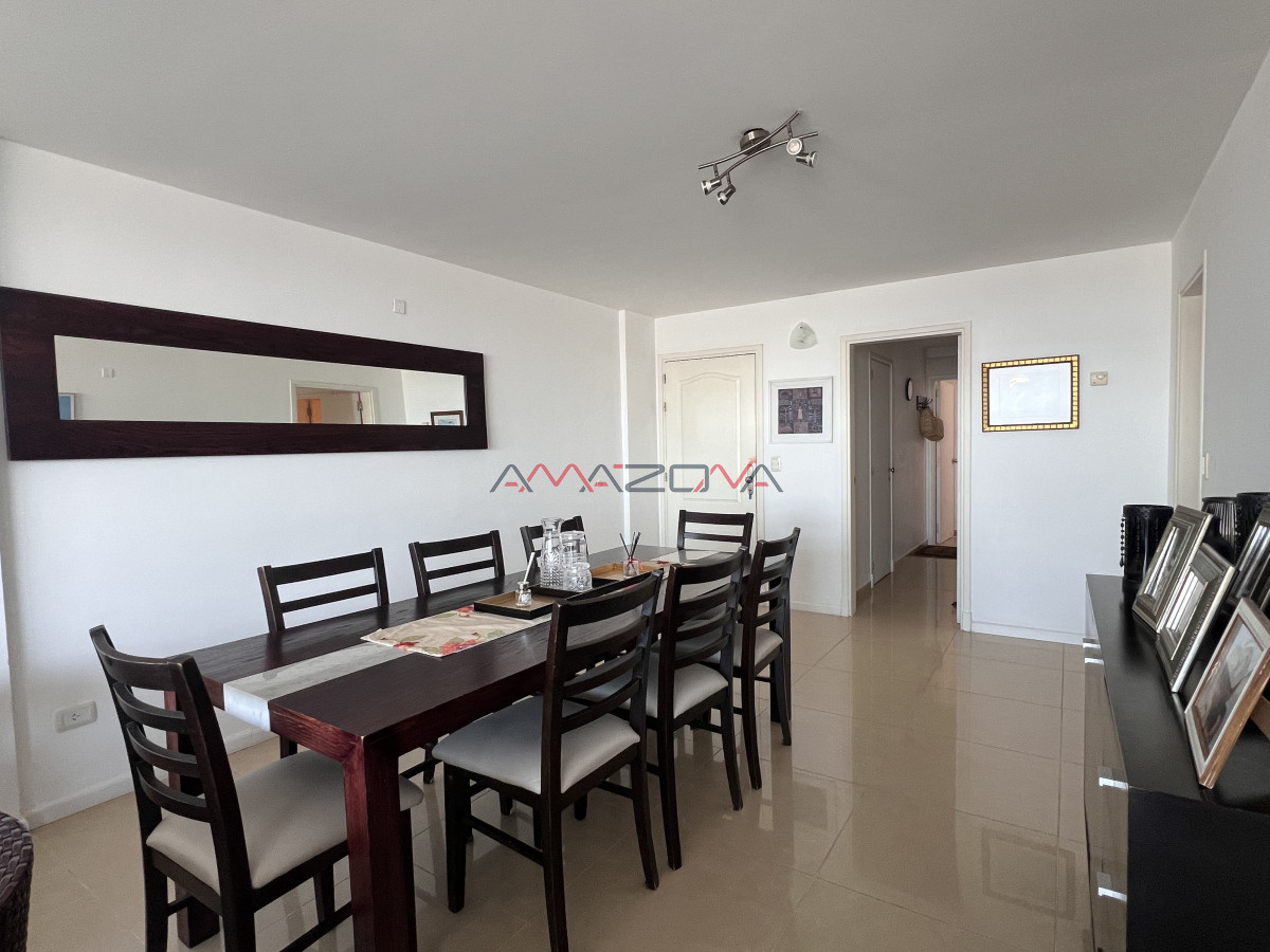 Apartamento ID.5726 - Venta apartamento de 4 dormitorios y 4 baños con piscina y loza radiante en la brava  