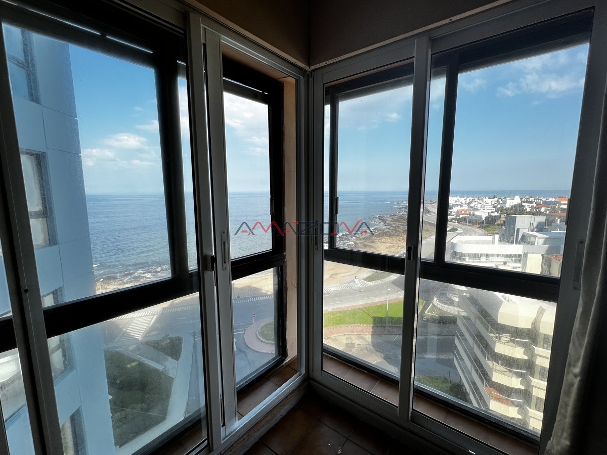 Apartamento ID.5462 - Excelente apartamento en la zona del puerto, con piscina, cancha de tenis y mucama diaria 