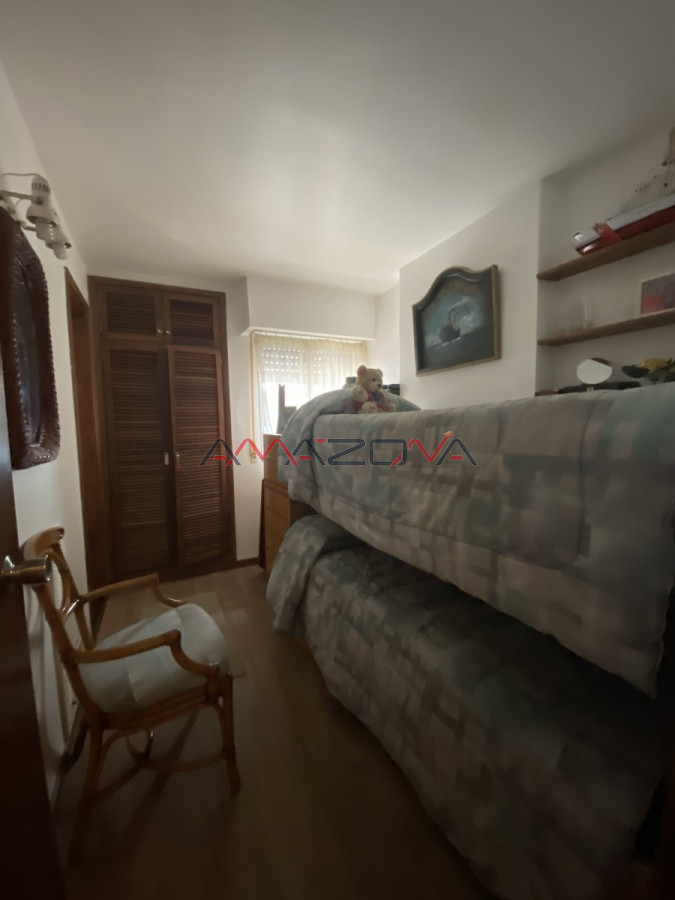 Apartamento ID.5070 - Edificio Varadero. Puerto Puerto Punta del Este, 4 dormitorios 3 baños y toilette. Estufa a leña. 