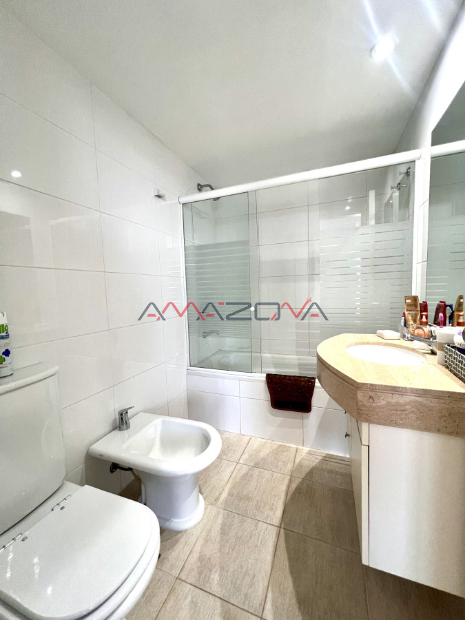 Apartamento ID.5726 - Venta apartamento de 4 dormitorios y 4 baños con piscina y loza radiante en la brava  