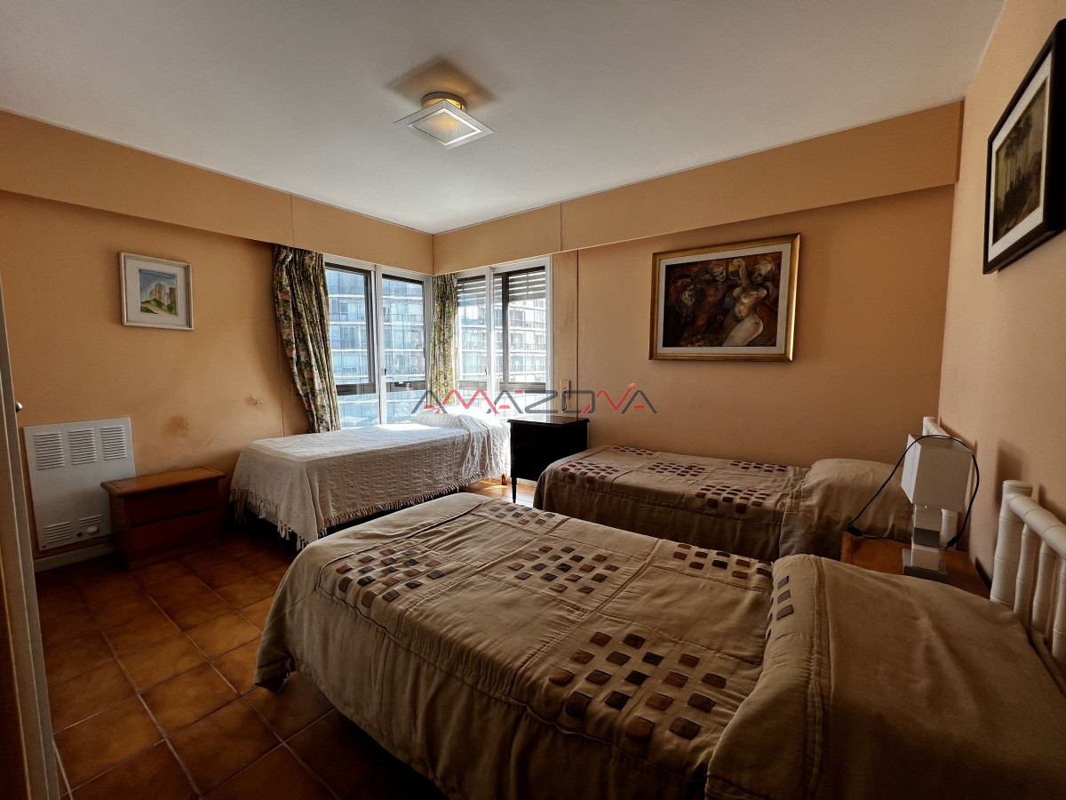 Apartamento ID.5462 - Excelente apartamento en la zona del puerto, con piscina, cancha de tenis y mucama diaria 