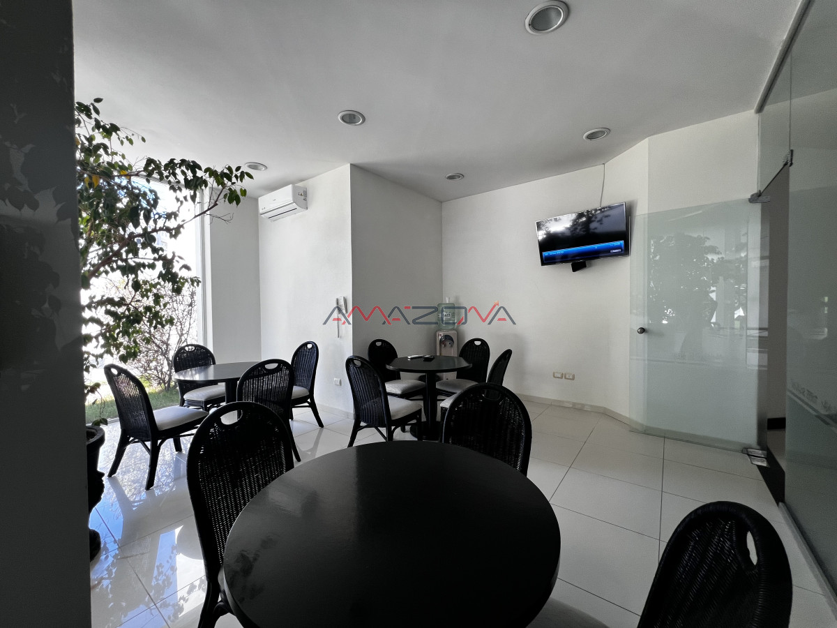 Apartamento ID.5726 - Venta Brava- Punta del Este;  4 dormitorios; 4 baños; piscina; loza radiante. Ideal para todo el año