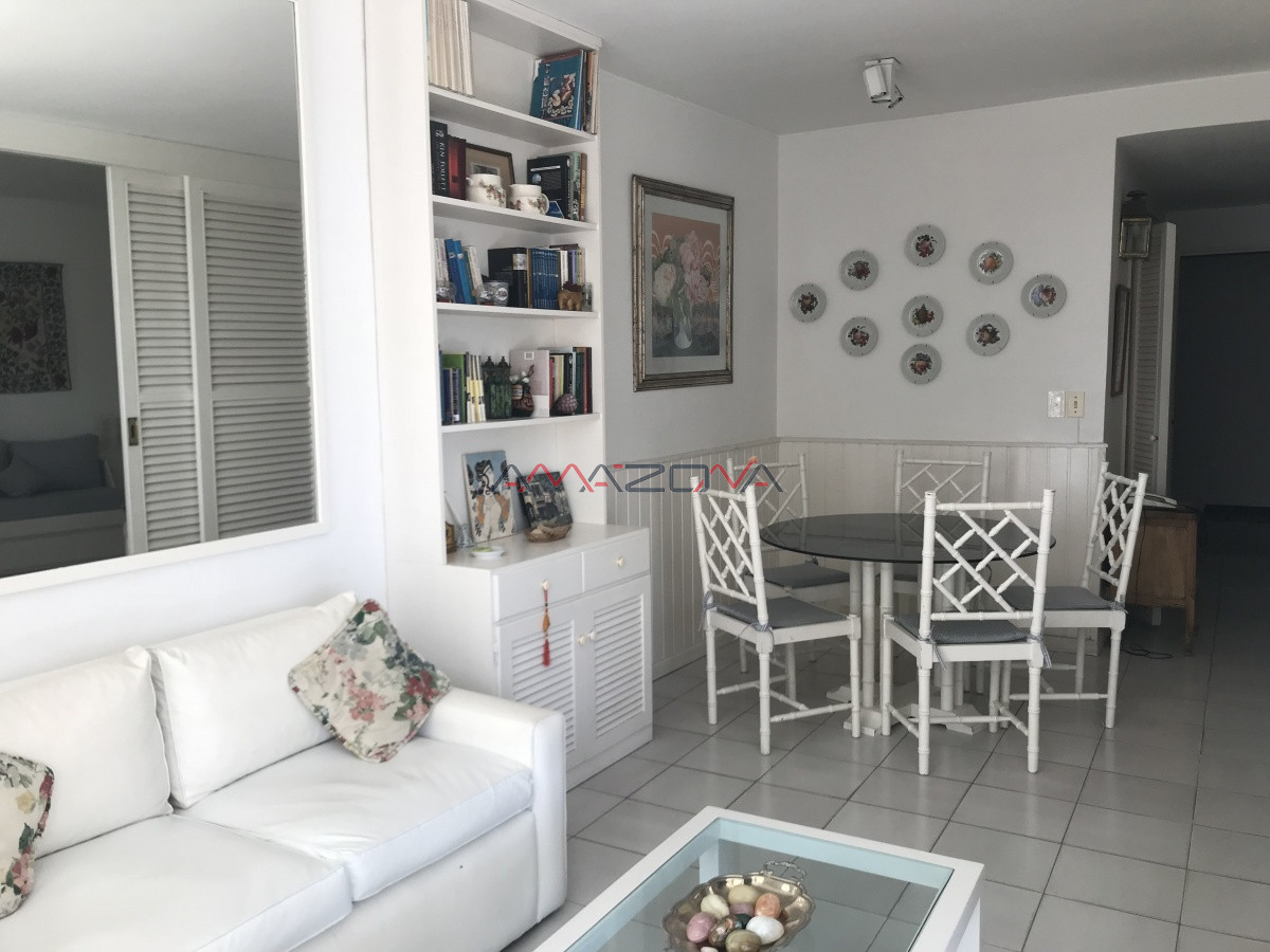 Apartamento ID.4871 - Edificio Lafayette 2 dormitorios 2 baños Puerto Península vista Mansa y Brava Garaje Balcón