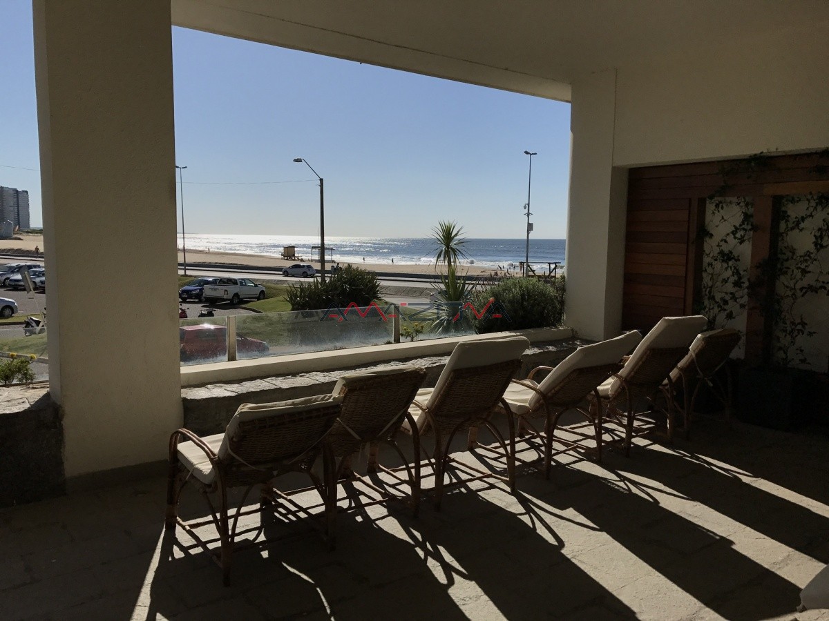 Apartamento ID.4946 - Alquiler Peninsula monoambiente vista al mar aire acondicionado mucama 
