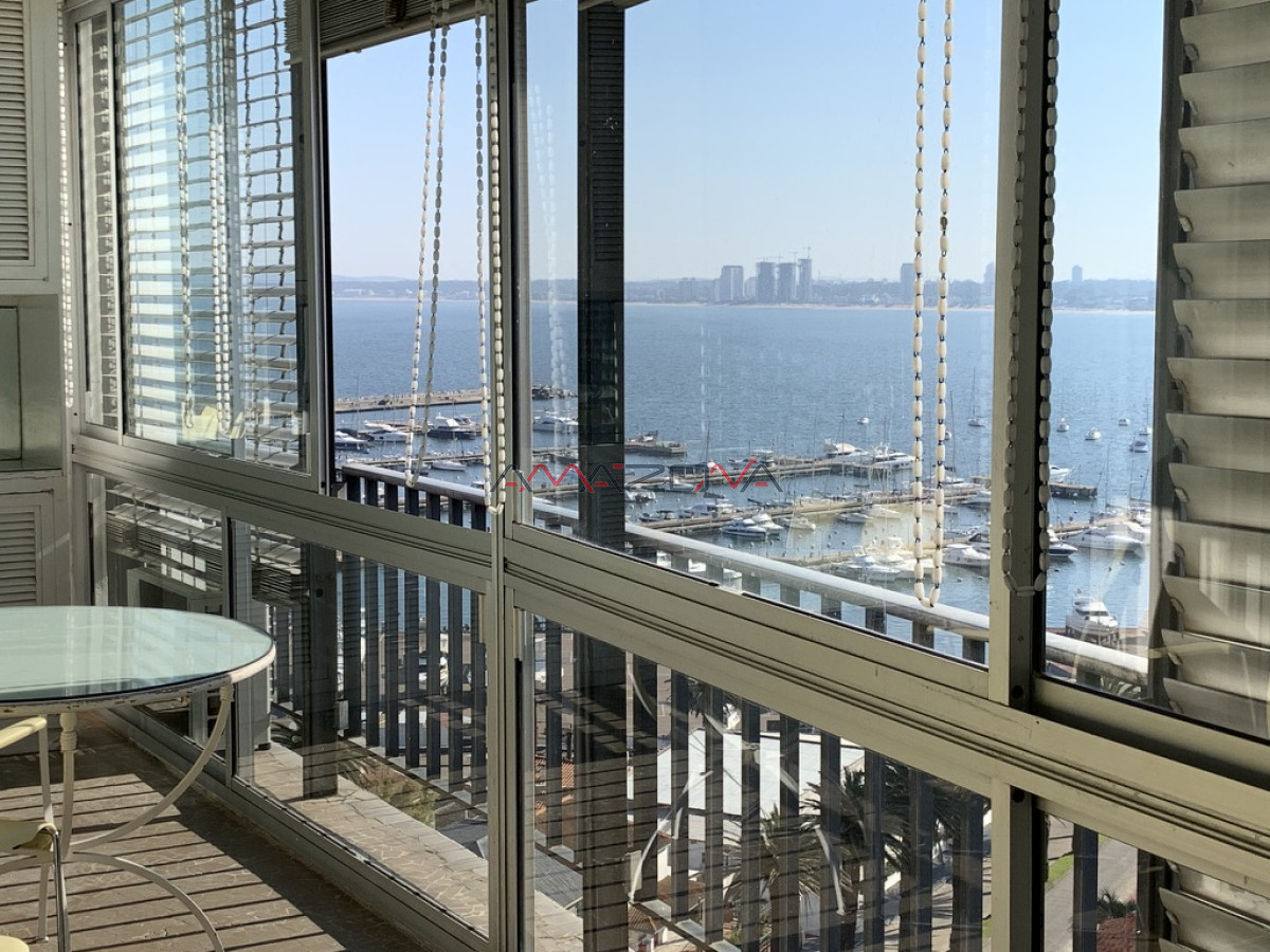 Apartamento ID.4872 - Punta del Este-2 dormitorio-Vista al Puerto- Edificio Lafayette