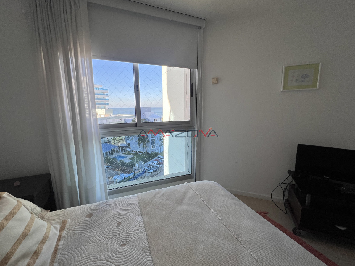 Apartamento ID.5726 - Venta apartamento de 4 dormitorios y 4 baños con piscina y loza radiante en la brava  
