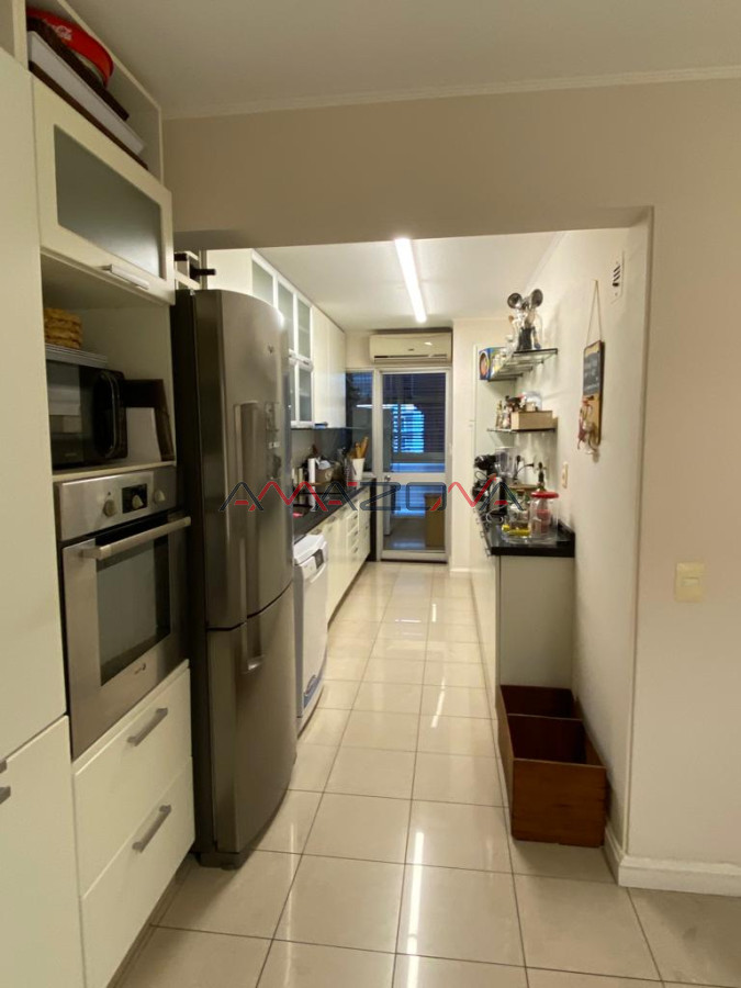 Apartamento ID.5543 - ALQUILO TORREON, vista a la brava,4 dormitorios,3 baños+Toilette;Mucama diaria;Servicio de playa;Garaje-Punta del Este-Mansa-Brava