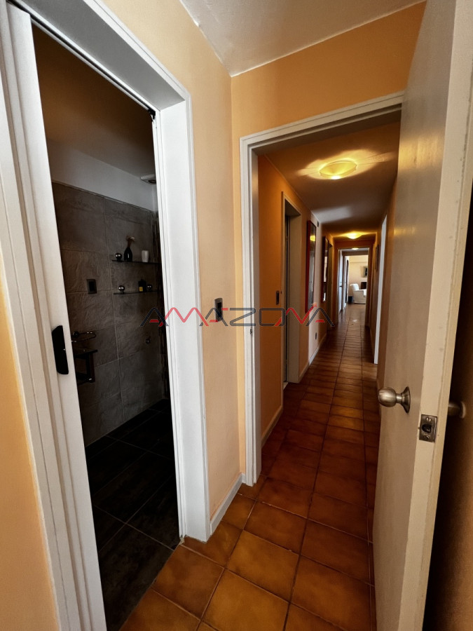 Apartamento ID.5462 - Excelente apartamento en la zona del puerto, con piscina, cancha de tenis y mucama diaria 