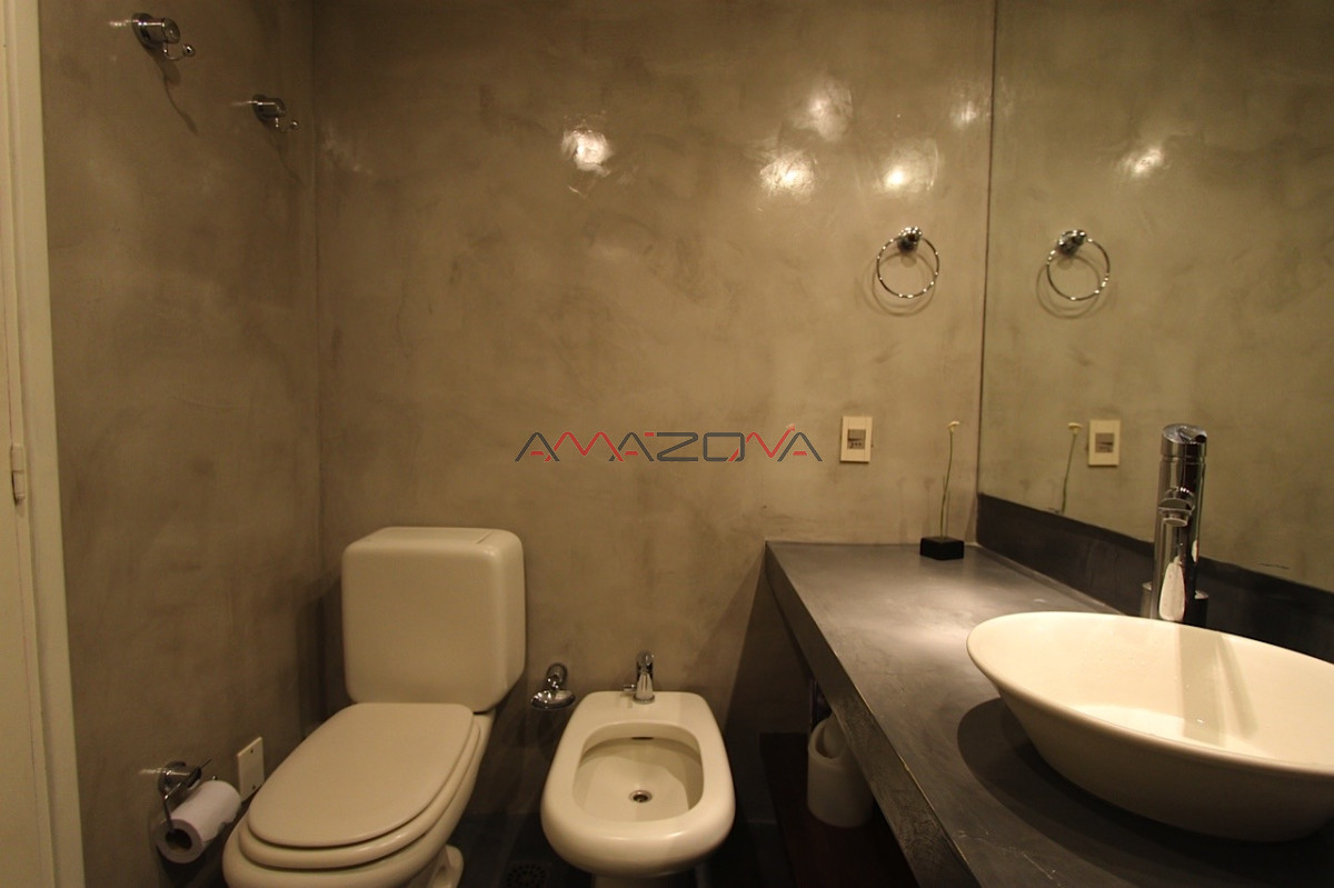 Apartamento ID.5642 - VENTA,1 dormitorio, 2 baños,  con amplio living comedor y vista al faro, mansa y brava
