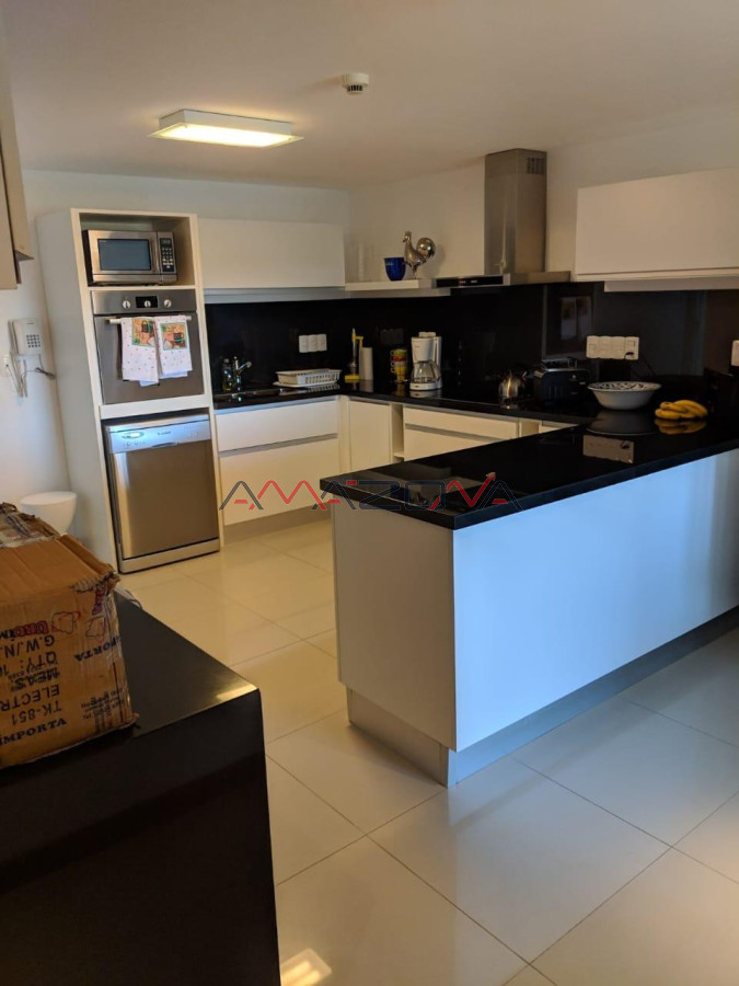 Apartamento ID.5770 - Tiburon 3, 4 dormitorios, playa brava, Punta del Este, piscina, mucama, servicio de playa cancha de tenis