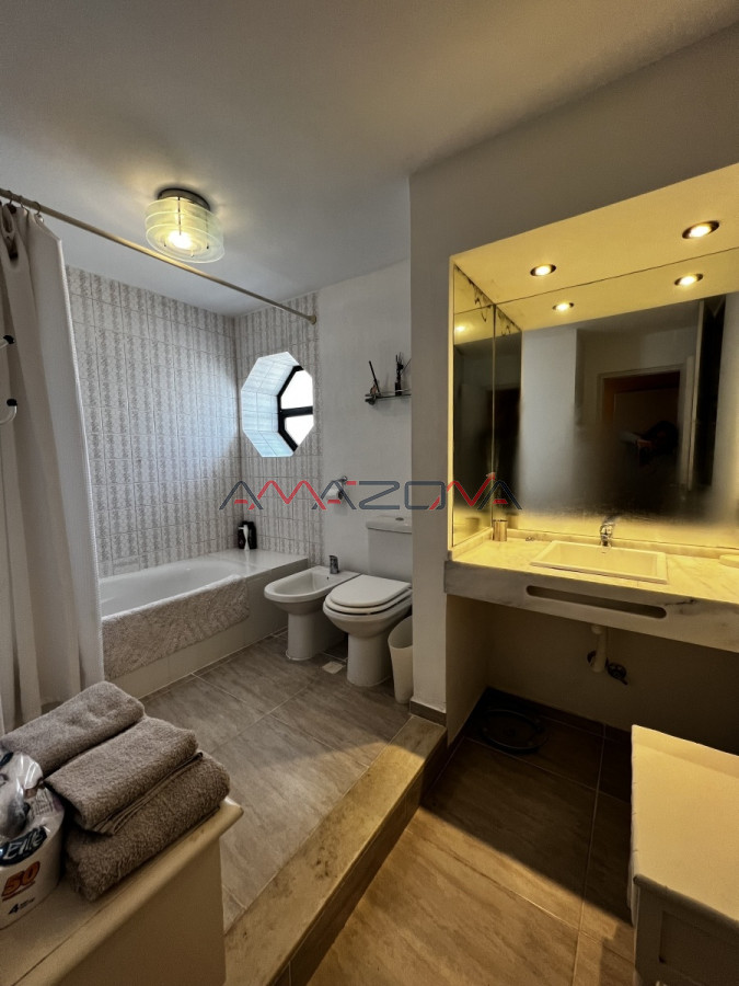 Apartamento ID.5462 - Excelente apartamento en la zona del puerto, con piscina, cancha de tenis y mucama diaria 