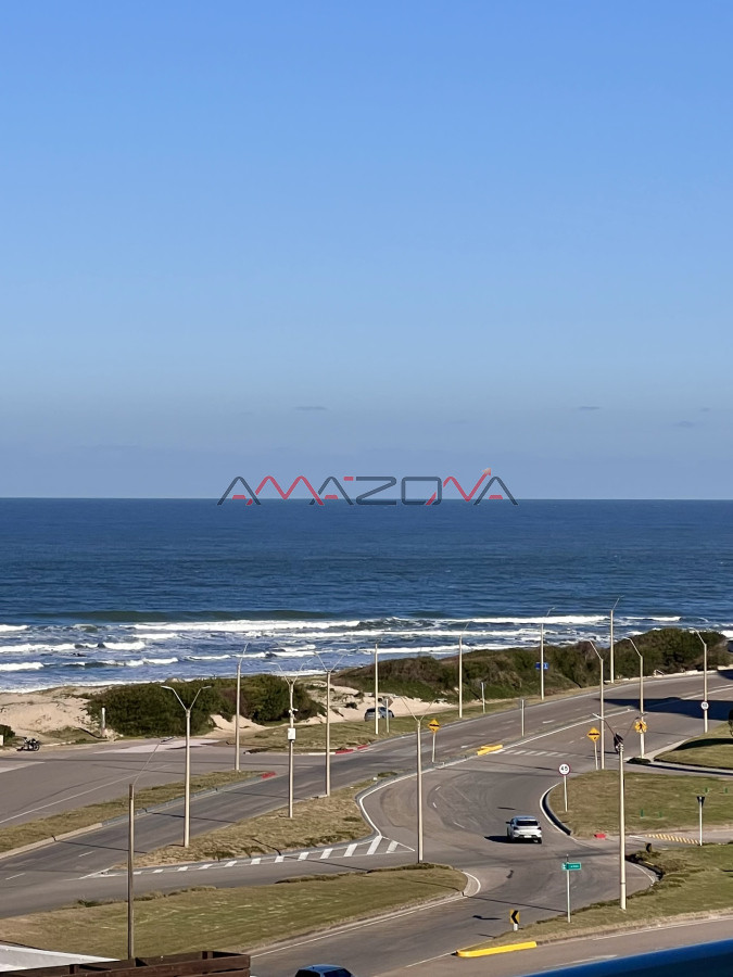 Apartamento ID.5726 - Venta apartamento de 4 dormitorios y 4 baños con piscina y loza radiante en la brava  
