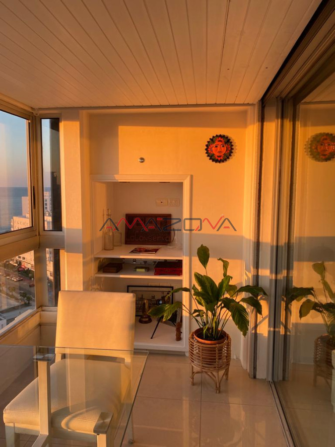 Apartamento ID.5543 - ALQUILO TORREON, vista a la brava,4 dormitorios,3 baños+Toilette;Mucama diaria;Servicio de playa;Garaje-Punta del Este-Mansa-Brava
