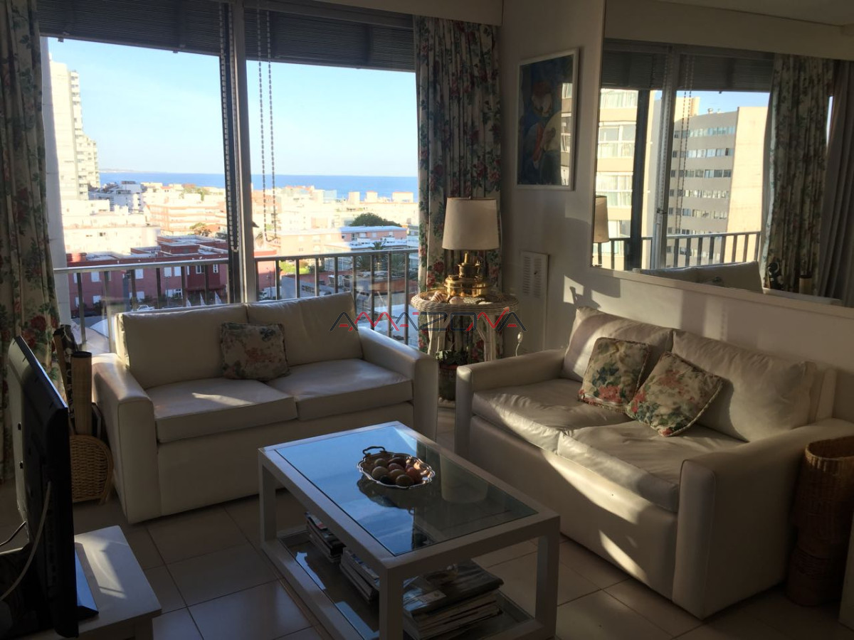 Apartamento ID.4871 - Edificio Lafayette 2 dormitorios 2 baños Puerto Península vista Mansa y Brava Garaje Balcón