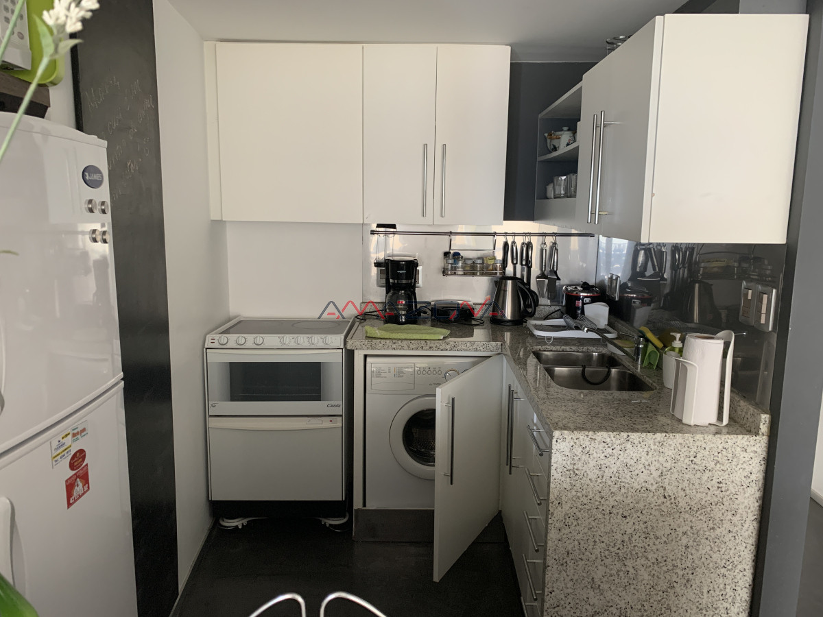 Apartamento ID.5642 - VENTA,1 dormitorio, 2 baños,  con amplio living comedor y vista al faro, mansa y brava