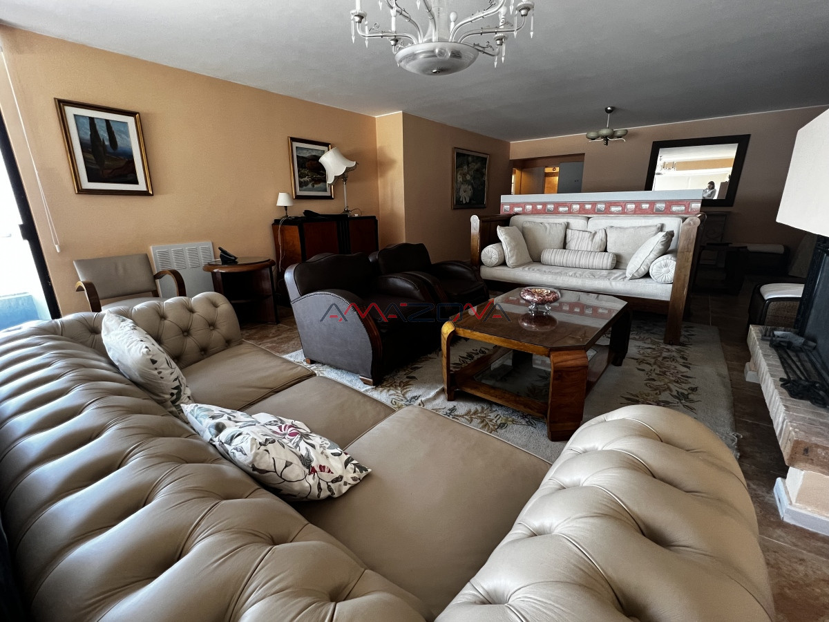 Apartamento ID.5462 - Excelente apartamento en la zona del puerto, con piscina, cancha de tenis y mucama diaria 