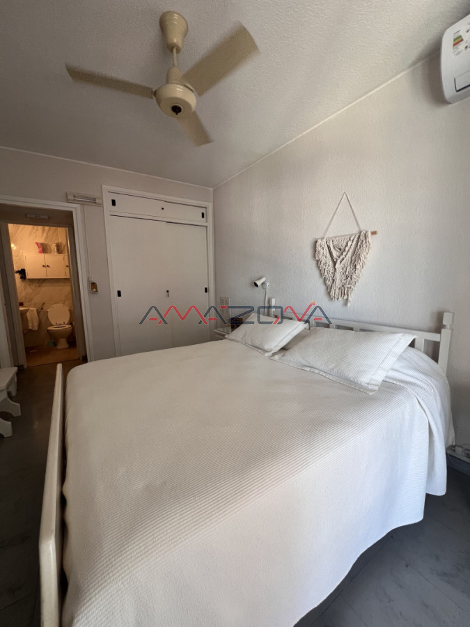 Apartamento ID.4872 - Punta del Este-2 dormitorio-Vista al Puerto- Edificio Lafayette