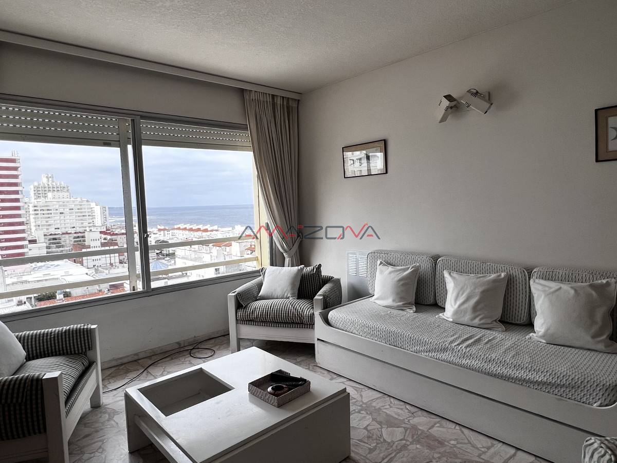 Apartamento ID.5762 - Venta apartamento  Punta del Este,  península, 1 dormitorio y medio, vista al mar.