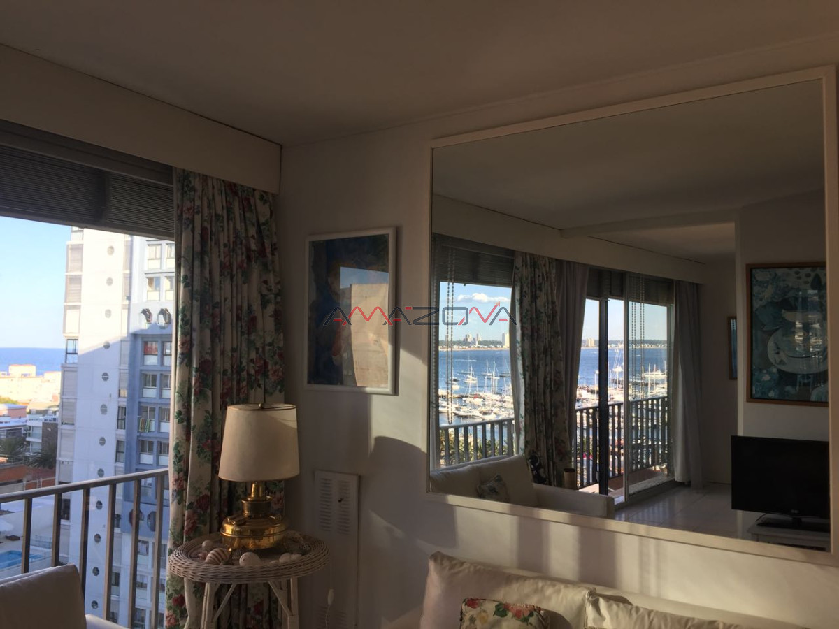 Apartamento ID.4871 - Edificio Lafayette 2 dormitorios 2 baños Puerto Península vista Mansa y Brava Garaje Balcón
