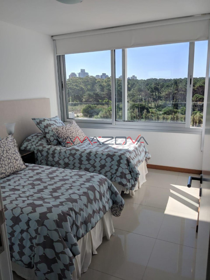 Apartamento ID.5770 - Tiburon 3, 4 dormitorios, playa brava, Punta del Este, piscina, mucama, servicio de playa cancha de tenis