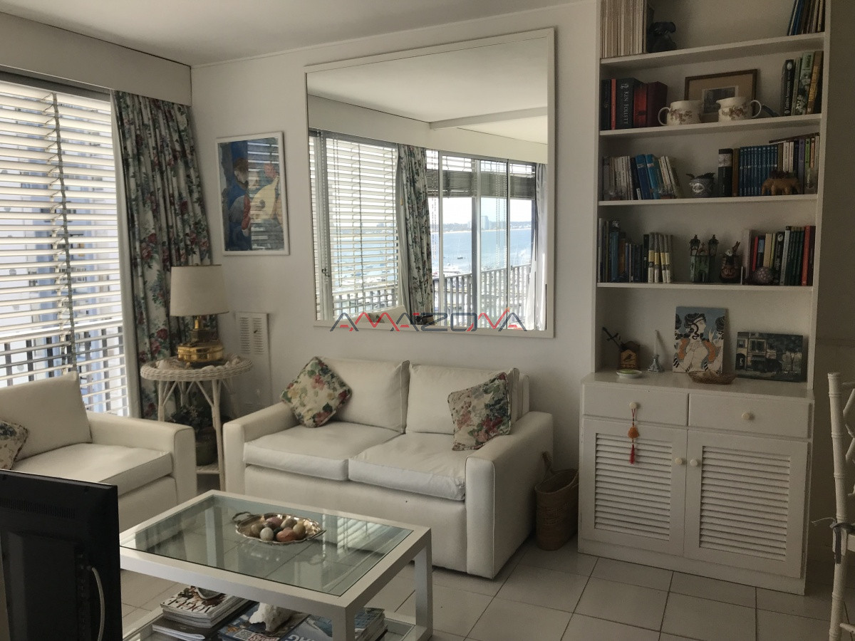 Apartamento ID.4871 - Edificio Lafayette 2 dormitorios 2 baños Puerto Península vista Mansa y Brava Garaje Balcón
