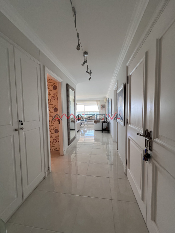 Apartamento ID.5780 - VENTA LE JARDIN RESIDENCE - ESQUINERO- MANSA-PUNTA DEL ESTE. 