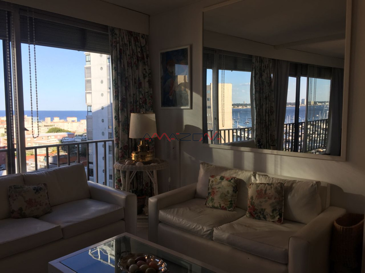 Apartamento ID.4871 - Edificio Lafayette 2 dormitorios 2 baños Puerto Península vista Mansa y Brava Garaje Balcón