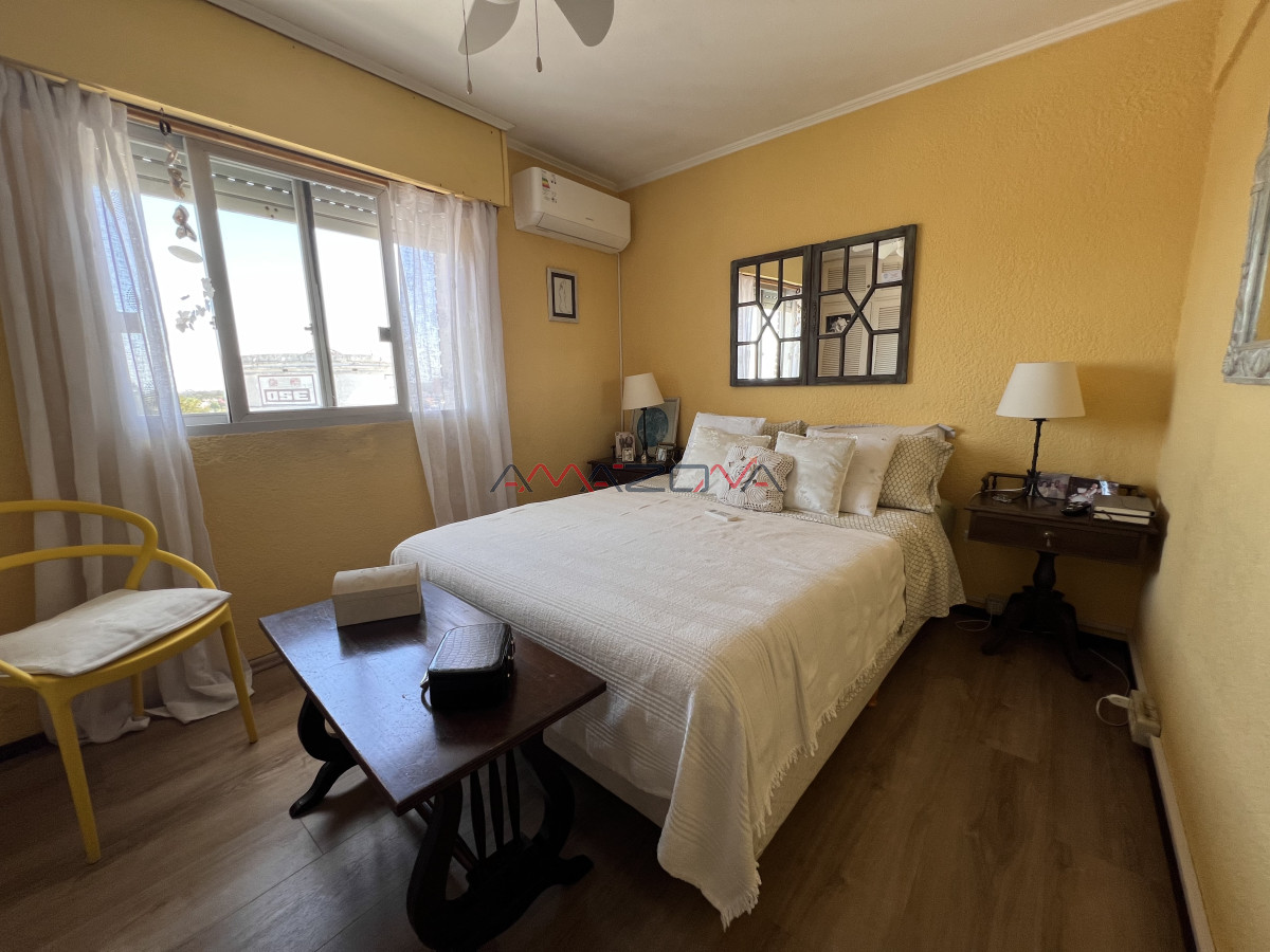 Apartamento ID.5771 - Venta apartamento 2 dormitorios  Vista despejada, luminioso, terraza lavadero.+ un garaje 