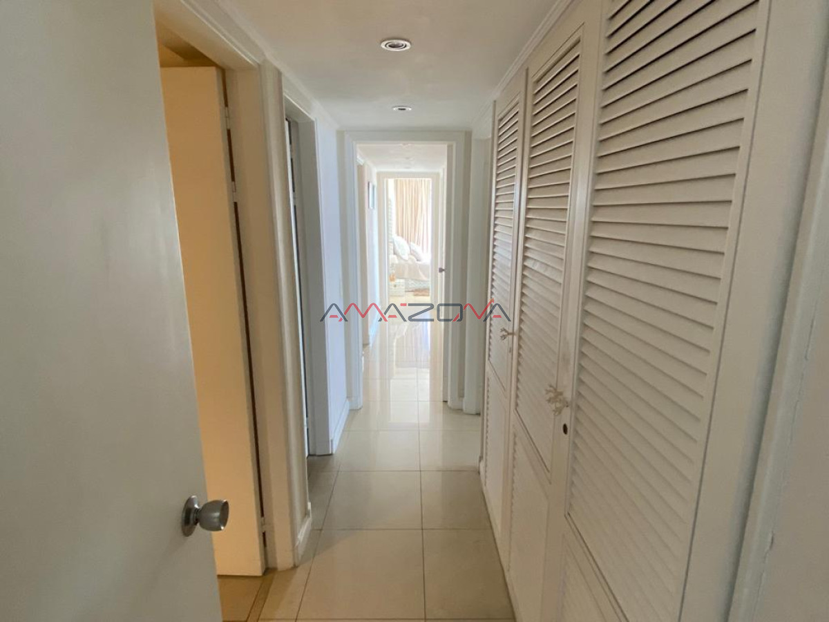 Apartamento ID.5543 - ALQUILO TORREON, vista a la brava,4 dormitorios,3 baños+Toilette;Mucama diaria;Servicio de playa;Garaje-Punta del Este-Mansa-Brava