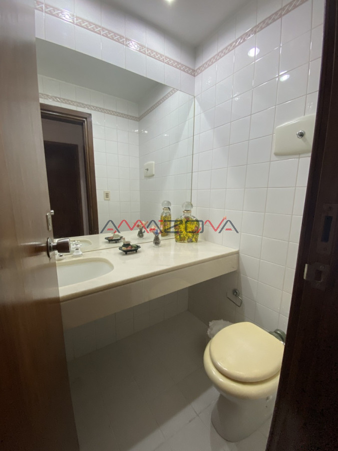 Apartamento ID.5070 - Edificio Varadero. Puerto Puerto Punta del Este, 4 dormitorios 3 baños y toilette. Estufa a leña. 