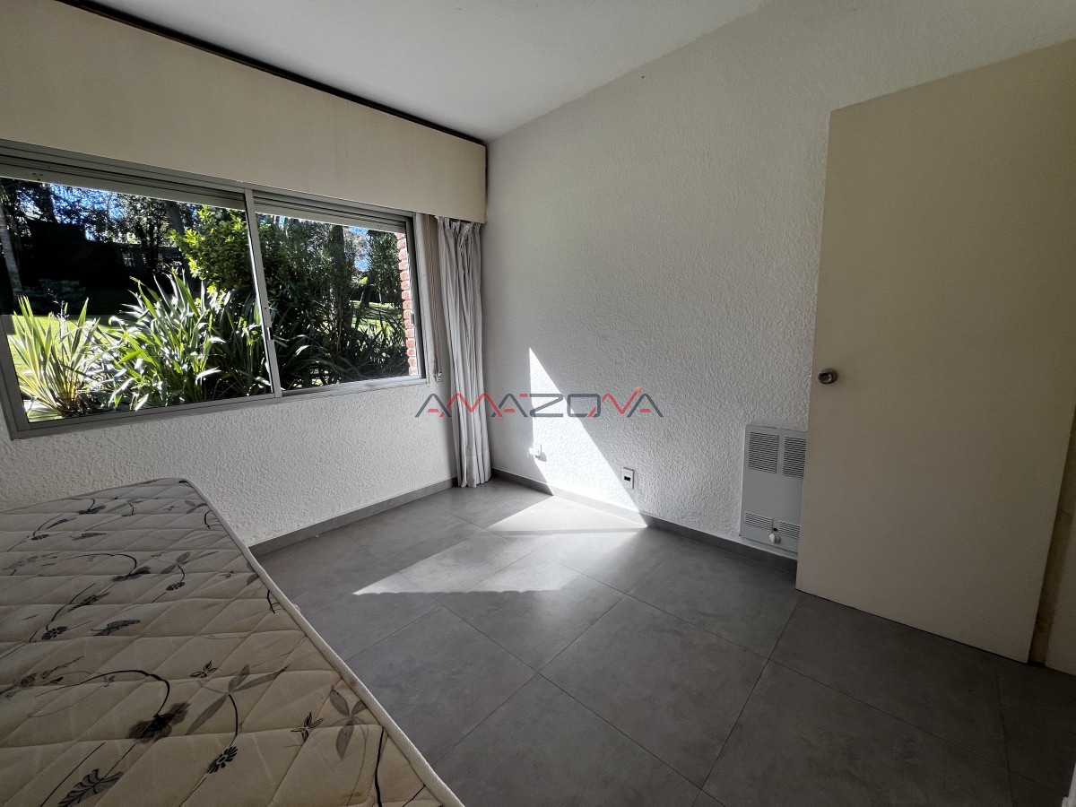 Apartamento ID.5749 - VENTA 3 Dormitorios 2 baños, Parrillero propio; Piscina; Cancha de tennis 