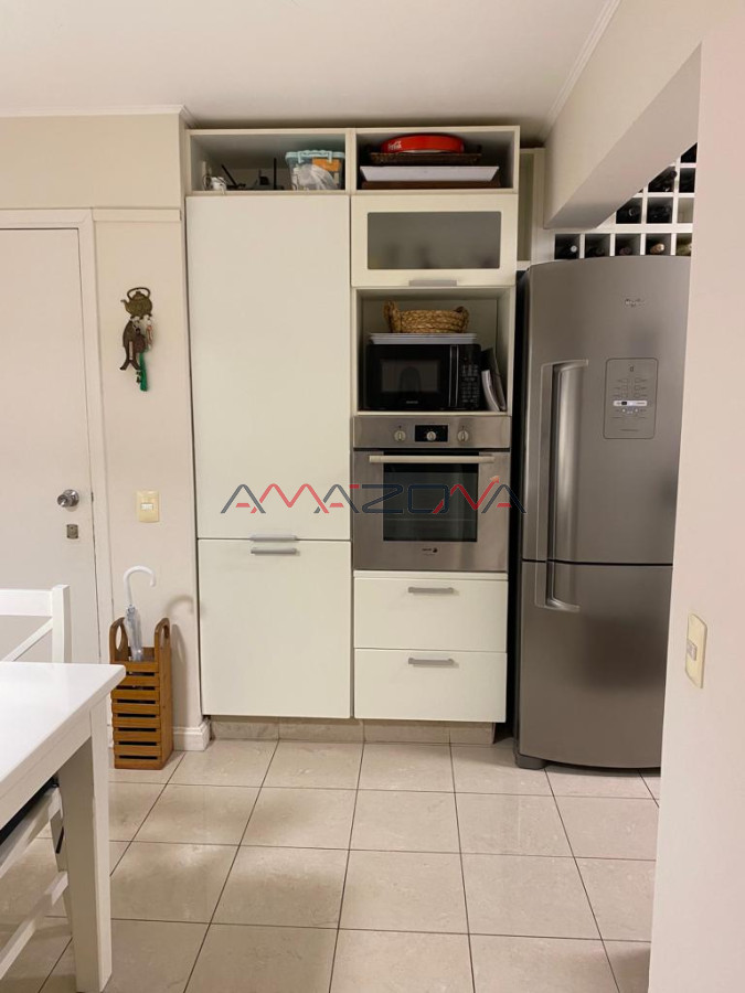 Apartamento ID.5543 - ALQUILO TORREON, vista a la brava,4 dormitorios,3 baños+Toilette;Mucama diaria;Servicio de playa;Garaje-Punta del Este-Mansa-Brava