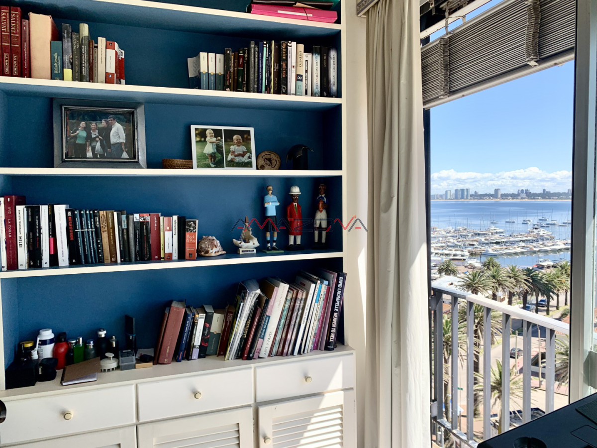 Apartamento ID.4871 - Edificio Lafayette 2 dormitorios 2 baños Puerto Península vista Mansa y Brava Garaje Balcón