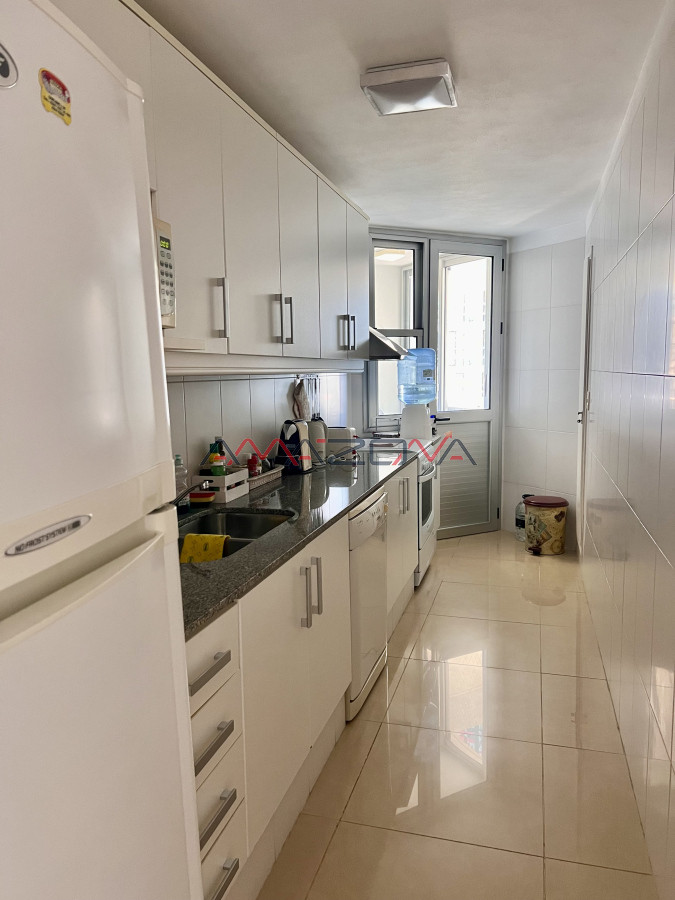 Apartamento ID.5726 - Venta apartamento de 4 dormitorios y 4 baños con piscina y loza radiante en la brava  