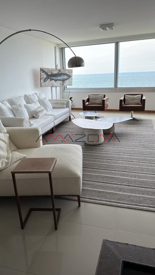 Apartamento ID.5770 - Tiburon 3, 4 dormitorios, playa brava, Punta del Este, piscina, mucama, servicio de playa cancha de tenis