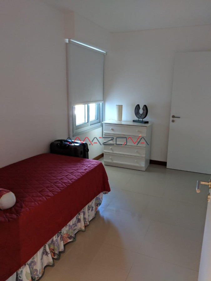 Apartamento ID.5770 - Tiburon 3, 4 dormitorios, playa brava, Punta del Este, piscina, mucama, servicio de playa cancha de tenis