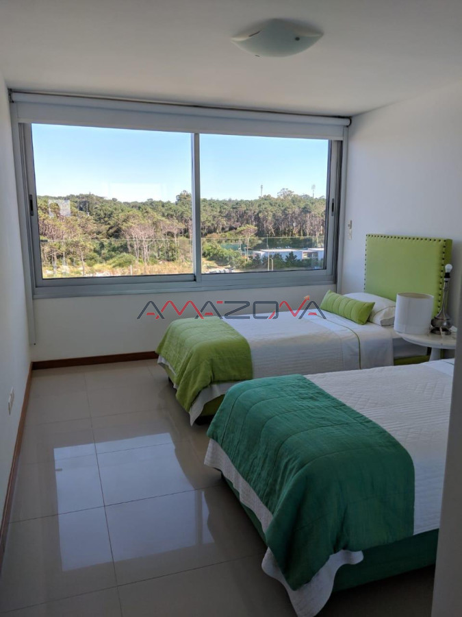 Apartamento ID.5770 - Tiburon 3, 4 dormitorios, playa brava, Punta del Este, piscina, mucama, servicio de playa cancha de tenis