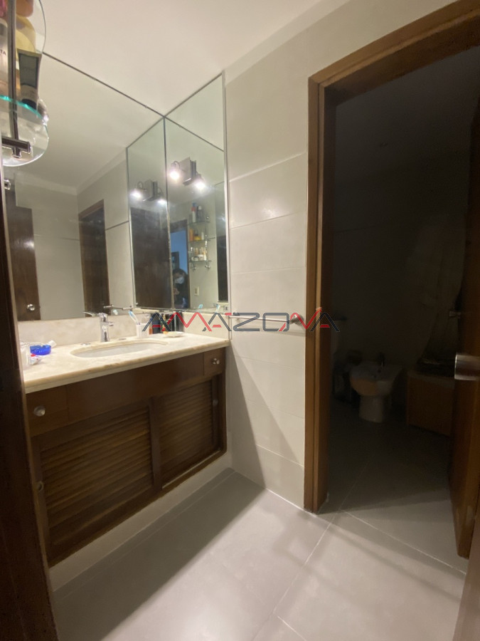 Apartamento ID.5070 - Edificio Varadero. Puerto Puerto Punta del Este, 4 dormitorios 3 baños y toilette. Estufa a leña. 