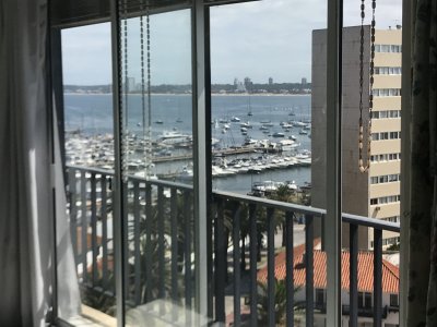 Edificio Lafayette 2 dormitorios 2 baños Puerto Península vista Mansa y Brava Garaje Balcón