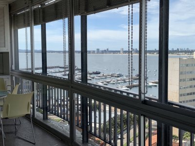 Punta del Este-2 dormitorio-Vista al Puerto- Edificio Lafayette