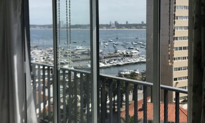 Edificio Lafayette 2 dormitorios 2 baños Puerto Península vista Mansa y Brava Garaje Balcón