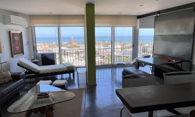 VENTA,1 dormitorio, 2 baños,  con amplio living comedor y vista al faro, mansa y brava
