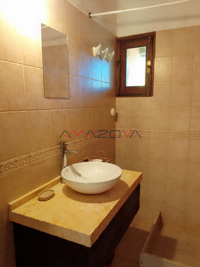 Casa ID.5598 - Vendo casa techo de plancha 4 dormitorios 