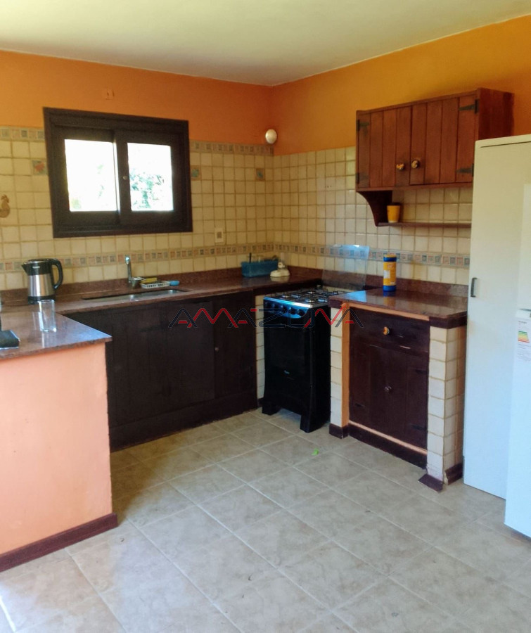 Casa ID.5598 - Vendo casa techo de plancha 4 dormitorios 