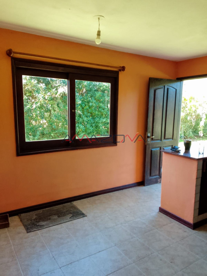 Casa ID.5598 - Vendo casa techo de plancha 4 dormitorios 