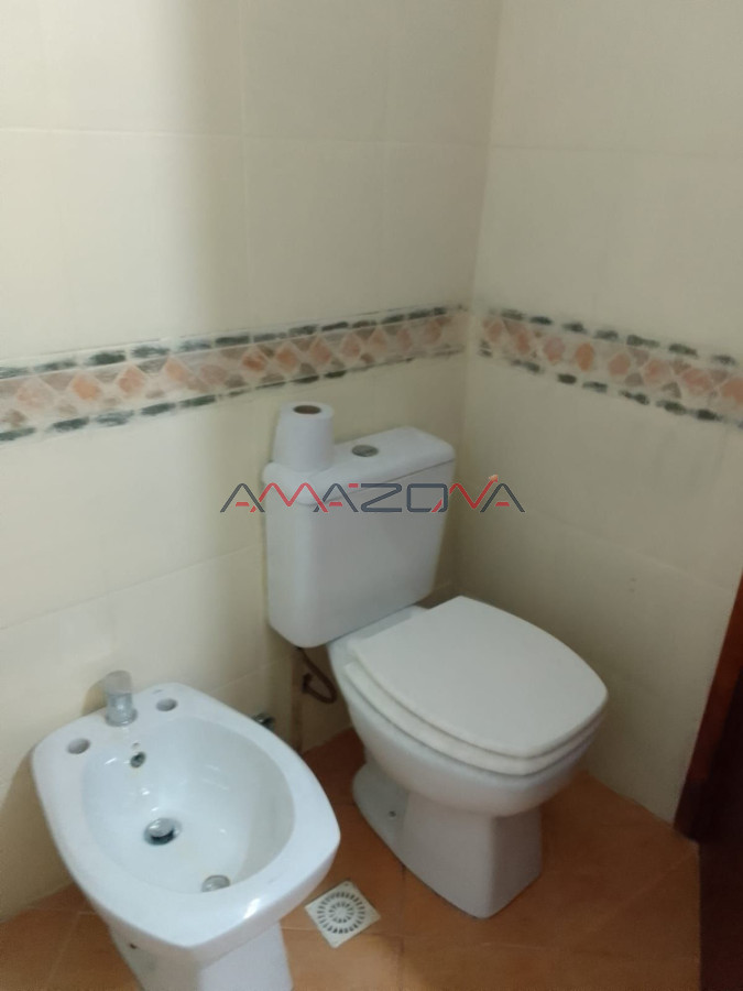 Casa ID.5598 - Vendo casa techo de plancha 4 dormitorios 